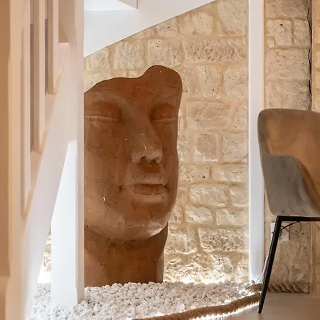 Love hotel Honeymoon